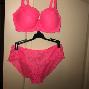 ?trade?NWOT Victoria’s Secret  Dream Angels Set